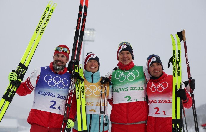 Российские лыжники впервые в истории выиграли золото Олимпиады в эстафете - Новости Олимпиады 2022 в Пекине