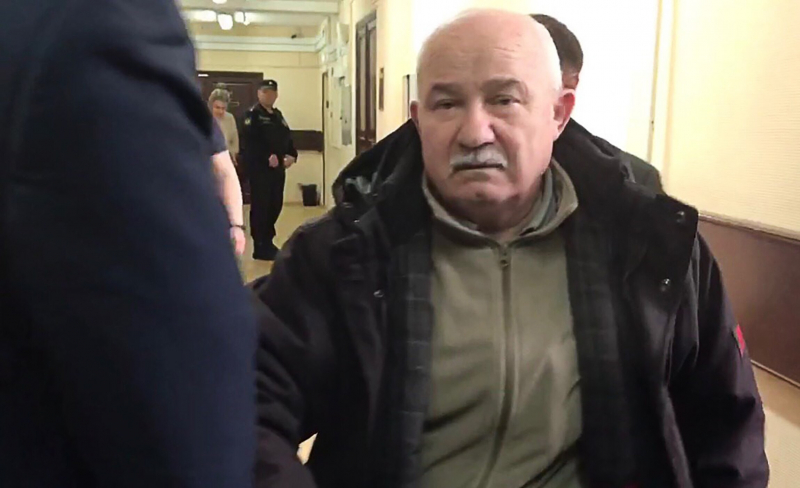 Во Владивостоке пенсионер получил 12 лет колонии по статье о госизмене: он торговал в Китае смазками для оружия