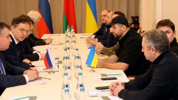 Пятый день вторжения: на Украине растет число жертв, Киев просит о приеме в ЕС, российский спорт убирают с международной арены