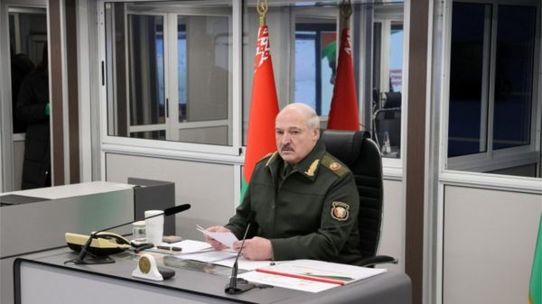 Война в Украине, день 16-й: Киев готовится к обороне, Россия бомбит уже и запад страны