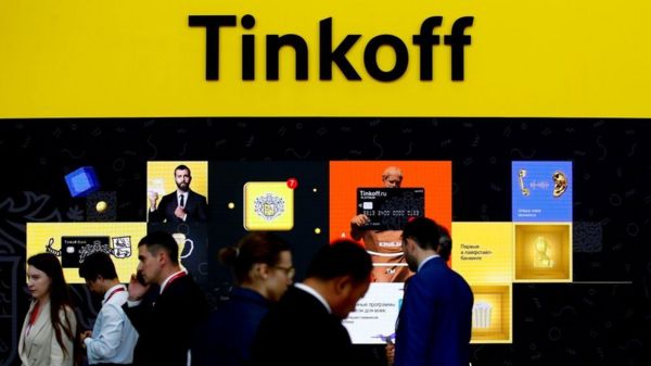 Покупателем акций "Тинькофф" стала группа "Интеррос" Владимира Потанина