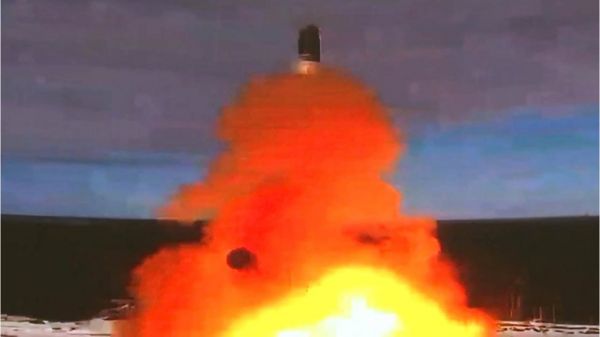 Россия объявила о первом пуске межконтинентальной ракеты "Сармат". За ним наблюдал Путин