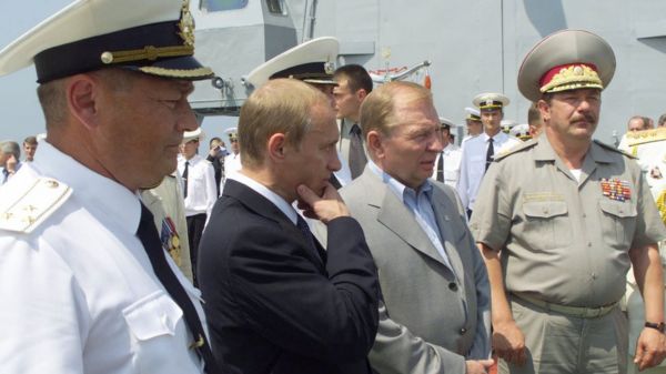 Минобороны России подтвердило пожар на крейсере "Москва". Украинские источники сообщали об обстреле его крылатыми ракетами