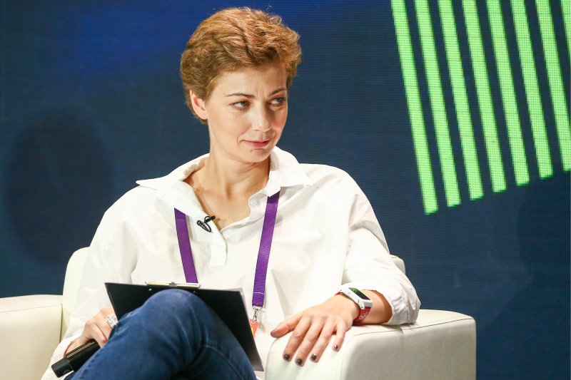 Минюст РФ внес в список "иноагентов" Елизавету Осетинскую и еще нескольких журналистов, а также историка Понасенкова