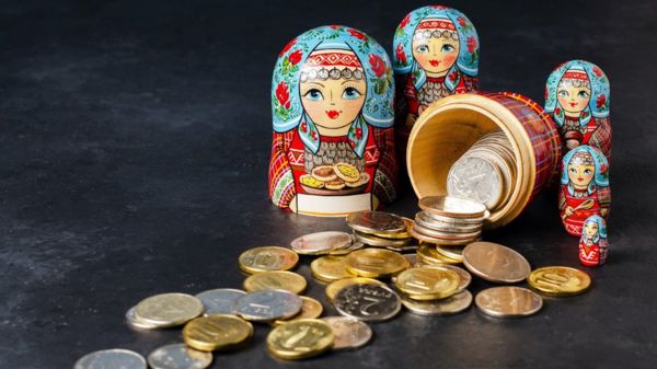 Россия избежала дефолта, Тиньков прощается со страной. Главные экономические новости за день