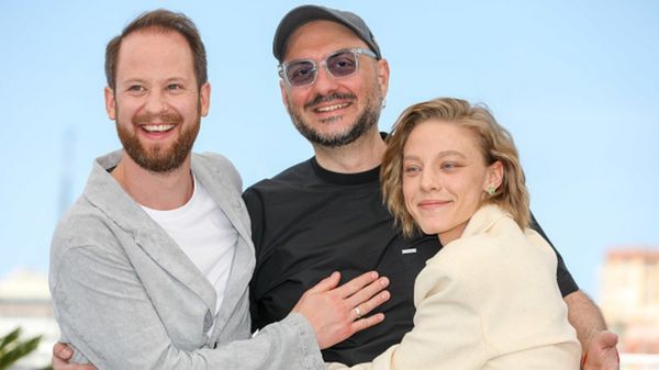 Швед Рубен Эстлунд получил главный приз Каннского кинофестиваля, прошедшего под знаком войны в Украине