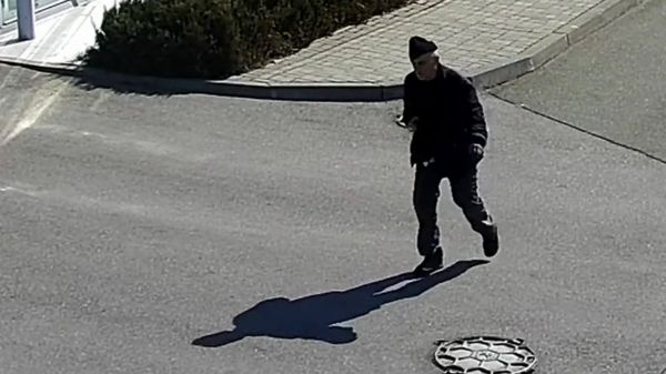 "65 лет человеку. За что?" Камеры наблюдения запечатлели, как российские военные убивали мирных граждан под Киевом