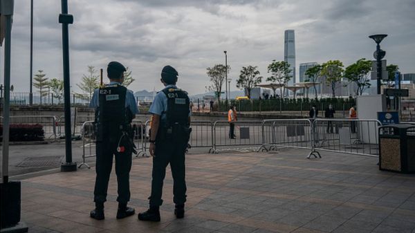 Еще более пропекинский: новым главой администрации Гонконга "избран" бывший силовик Джон Ли