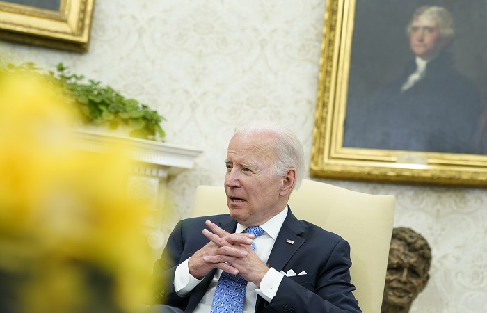 Байден сопротивляется просьбам Киева направить реактивные системы залпового огня