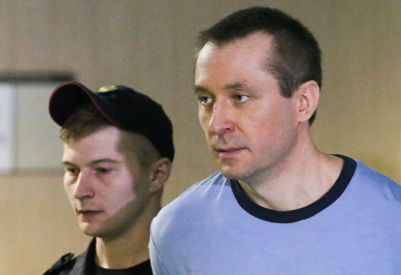 Суд дал бывшему полковнику Захарченко 16 лет колонии строгого режима по делу о получении взяток на 1,4 млрд рублей