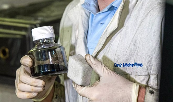 В США разработали технологию получения графена из пластиковых отходов и старых шин