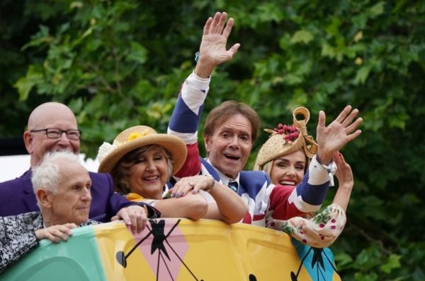 Фото: красочный парад в честь Платинового юбилея королевы Елизаветы Второй