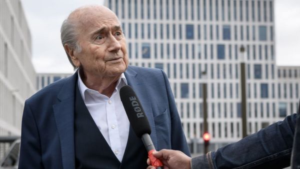 В Швейцарии начался процесс над бывшими главами ФИФА и УЕФА Блаттером и Платини