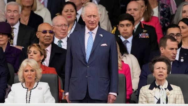 Фото: красочный парад в честь Платинового юбилея королевы Елизаветы Второй