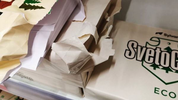 Евро дешевле доллара, а российская бумага все-таки не полезна для глаз. Главные экономические новости дня