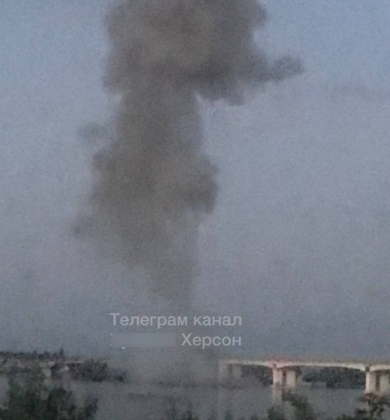 Антоновский мост в дыму. В чем значение переправ через Днепр под Херсоном и что даст украинской армии их уничтожение?