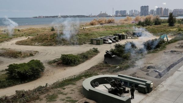 Нэнси Пелоси собралась посетить Тайвань. Почему это вызывает ярость Китая?