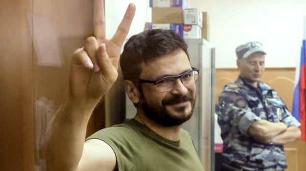 "Путин загнал Россию в тупик, обрек на нищету и лишил будущего". Первое интервью Ильи Яшина после ареста