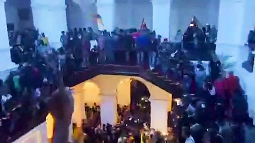 Невиданные протесты на Шри-Ланке: президент уходит в отставку