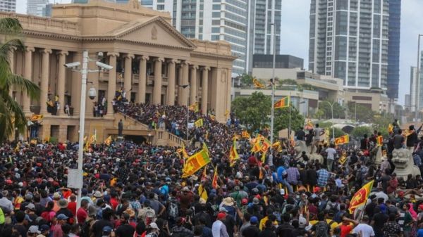 Невиданные протесты на Шри-Ланке: президент уходит в отставку