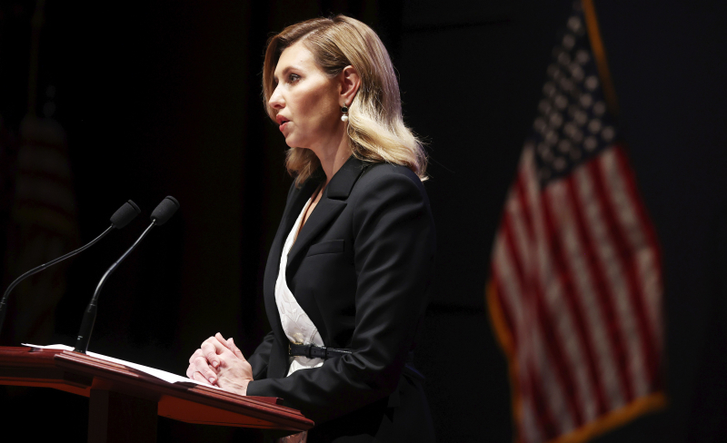 "Помогите нам остановить этот террор". Елена Зеленская во время выступления перед Конгрессом США призвала продолжить поставки оружия Украине