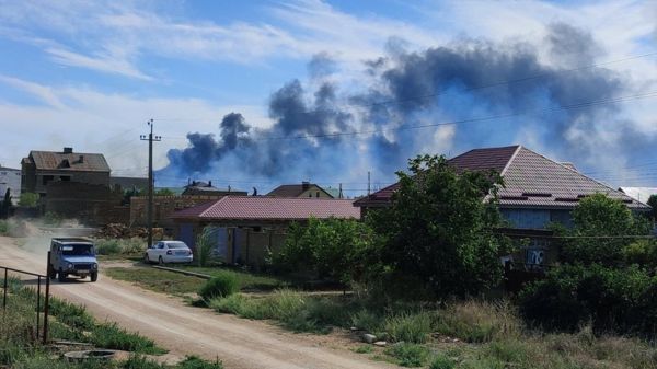 Взрывы на аэродроме в Крыму: что известно