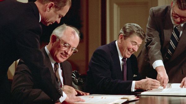 Михаил Горбачев о противостоянии России и Запада: "Охлажденная, но все же война"