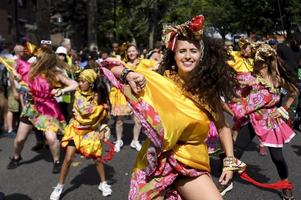 Фото: в Ноттинг-Хилле снова карнавал, после двухлетнего перерыва