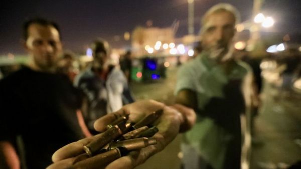 Беспорядки в Ираке: сторонники популярного имама Муктады ас-Садра штурмовали президентский дворец, есть убитые