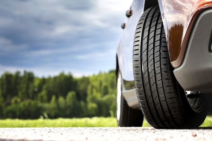 Какие шины подходят для использования на российских дорогах: лучшие варианты