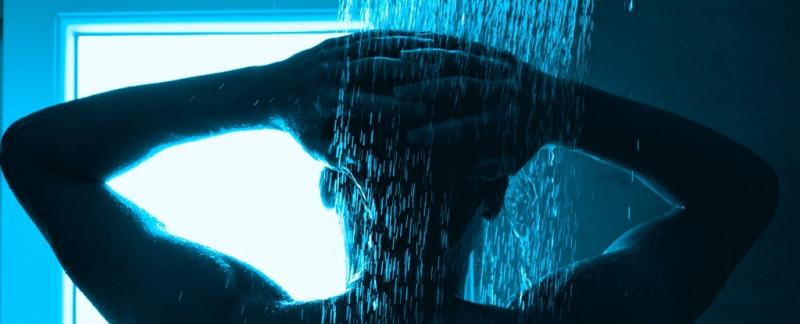 Никогда не принимайте душ во время грозы. Физик объясняет, почему