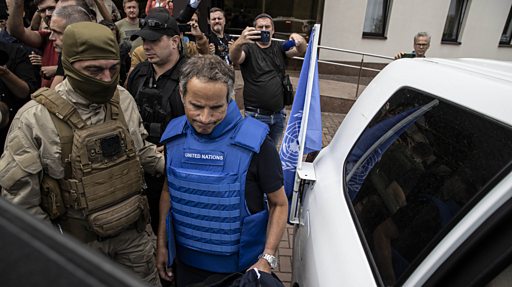 Инспекторы МАГАТЭ посетили Запорожскую АЭС. Утром вокруг станции усилились бои