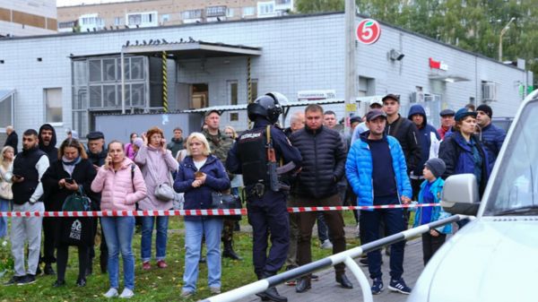 Стрельба в школе Ижевска: 15 человек погибли, из них 11 - дети. Что известно