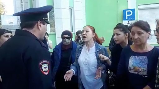 "Нахера нам Херсон, умирать за него не собираюсь": протесты, поджоги военкоматов и хаос с призывом. Как идет мобилизация в России