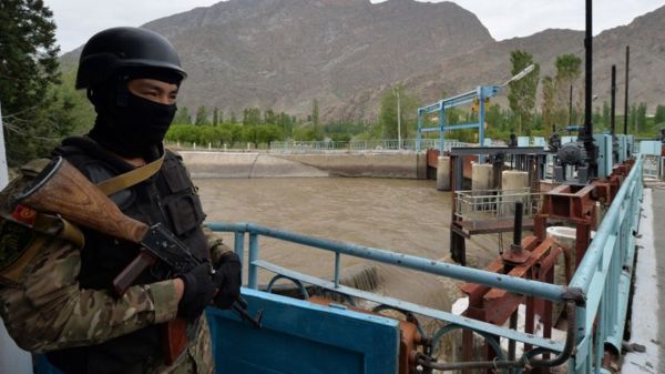 Что происходит на границе Кыргызстана и Таджикистана?