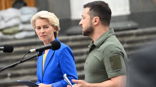 Глава Еврокомиссии в Киеве: поддержка Украины стоит дорого, но мы не отступимся