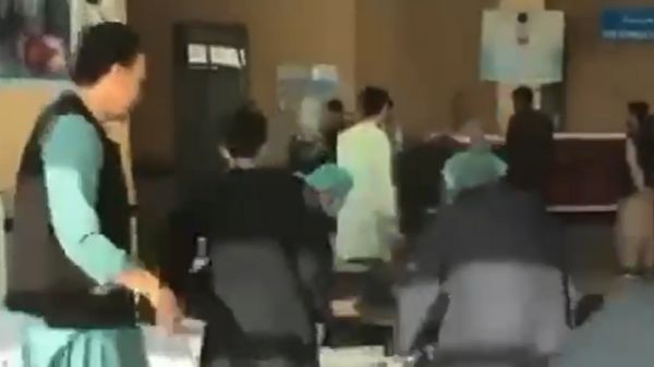 Взрыв во время экзамена. В Кабуле смертник подорвал себя в образовательном центре. Большинство погибших - девушки