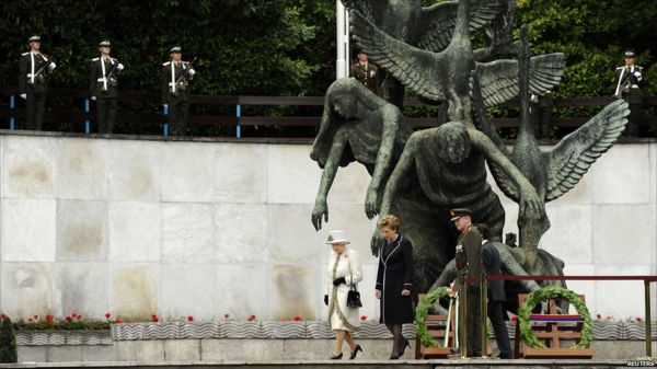 Королева Елизавета II: жизнь в фотографиях