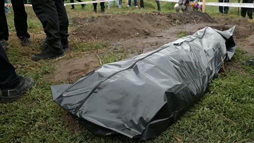 "Невозможно оккупировать украинский народ": президент Зеленский посетил освобожденный Изюм