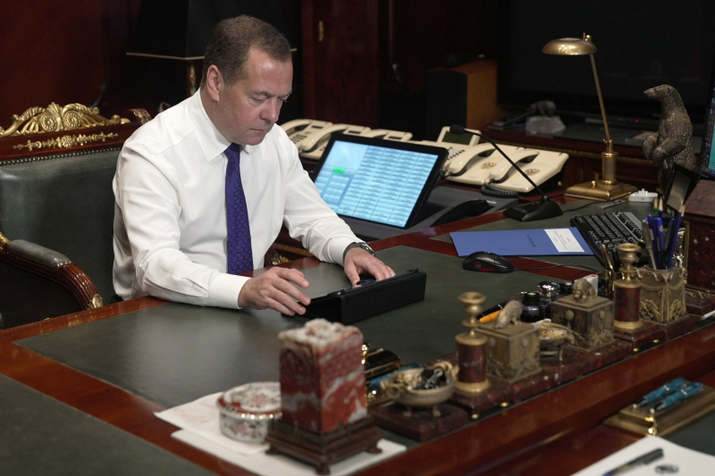 Голос Дмитрия Медведева не учли в электронном списке избирателей Москвы. Он голосовал дистанционно