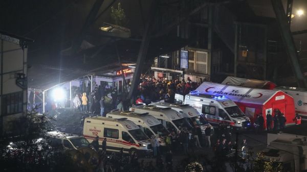 Взрыв на шахте в Турции: погибли более 40 горняков, Эрдоган приехал на место трагедии