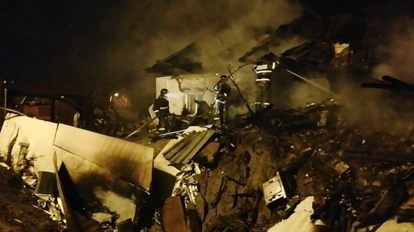 В Иркутске на двухэтажный дом упал военный самолет