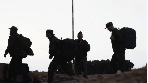 Российские авиакомпании летают в закрытые аэропорты юга. Кого они перевозят?