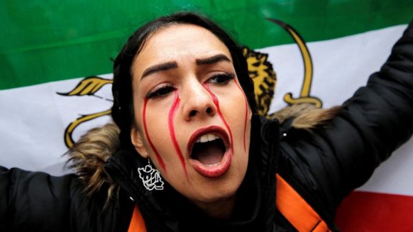 Третий месяц волнений в Иране: протестующих начали осуждать на казнь. Смертных приговоров уже пять