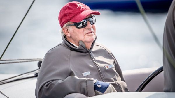 Бывший король Испании Хуан Карлос добивается в Лондоне неприкосновенности