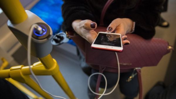 "Ни света, ни связи": как киевляне обходятся без электричества