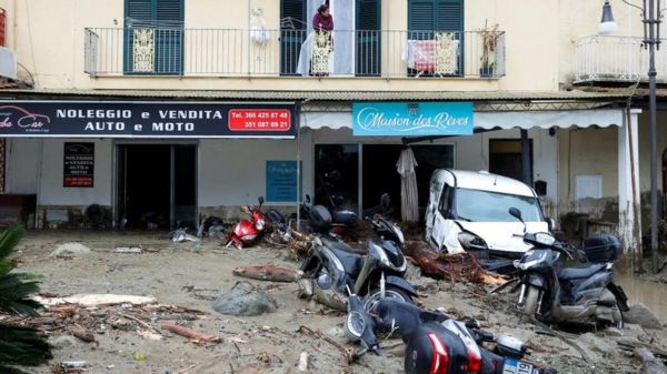 Мощный оползень на острове Искья. Спасатели ищут пропавших