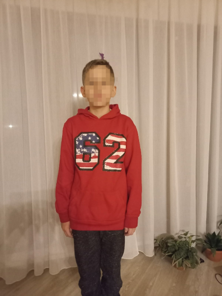 В Карелии учительница посадила ученика спиной к доске из-за того, что он пришел в худи с флагом США