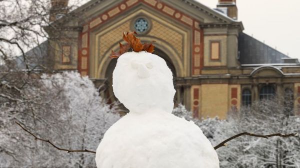 С чем пришлось столкнуться британцам после похолодания и обильного снегопада