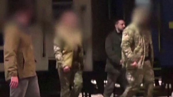 В сопровождении истребителя F-15 и самолета-разведчика: как Зеленский добирался в Вашингтон